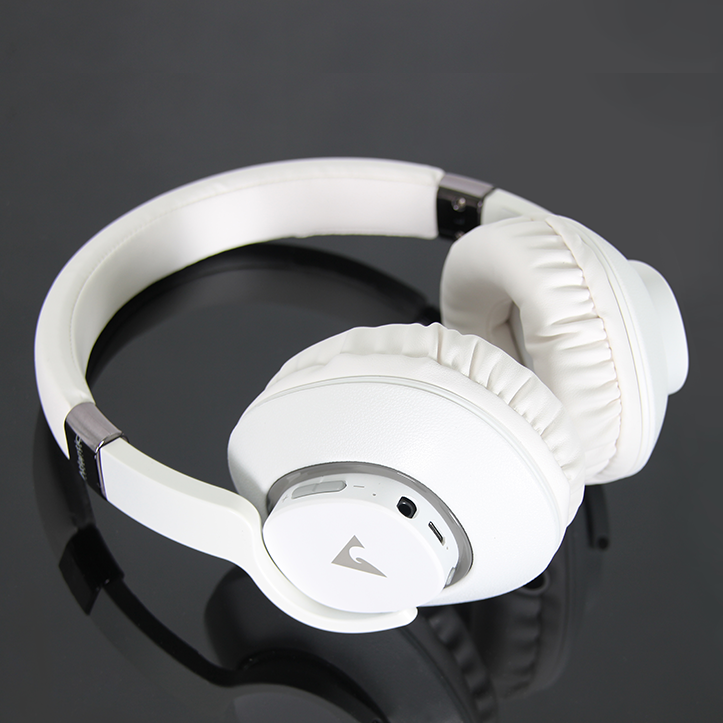 FS-BT210 Bluetooth wireless over-ear headphones white