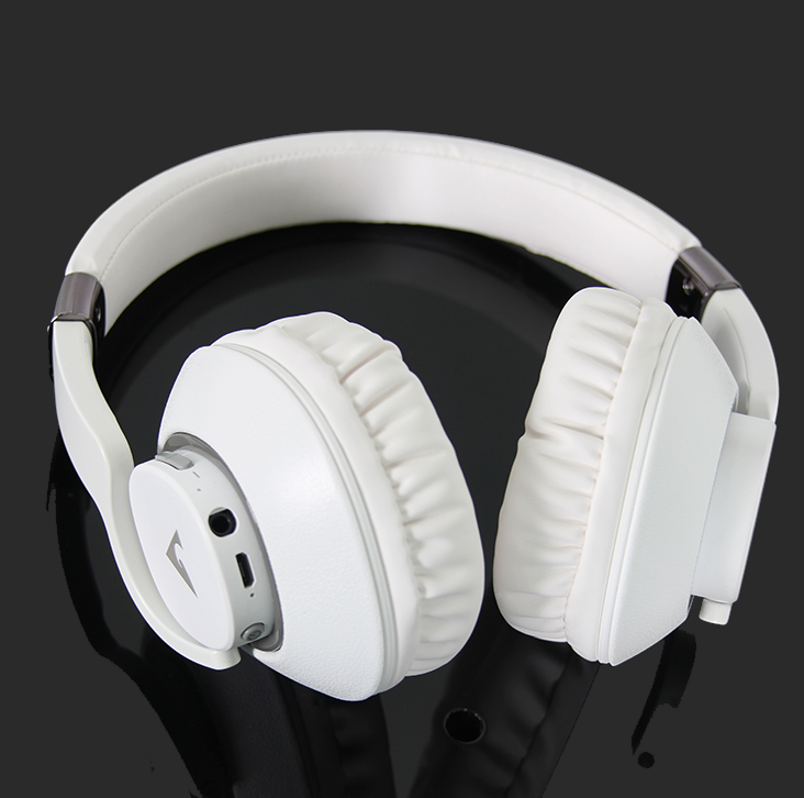FS-BT210 Bluetooth wireless over-ear headphones white
